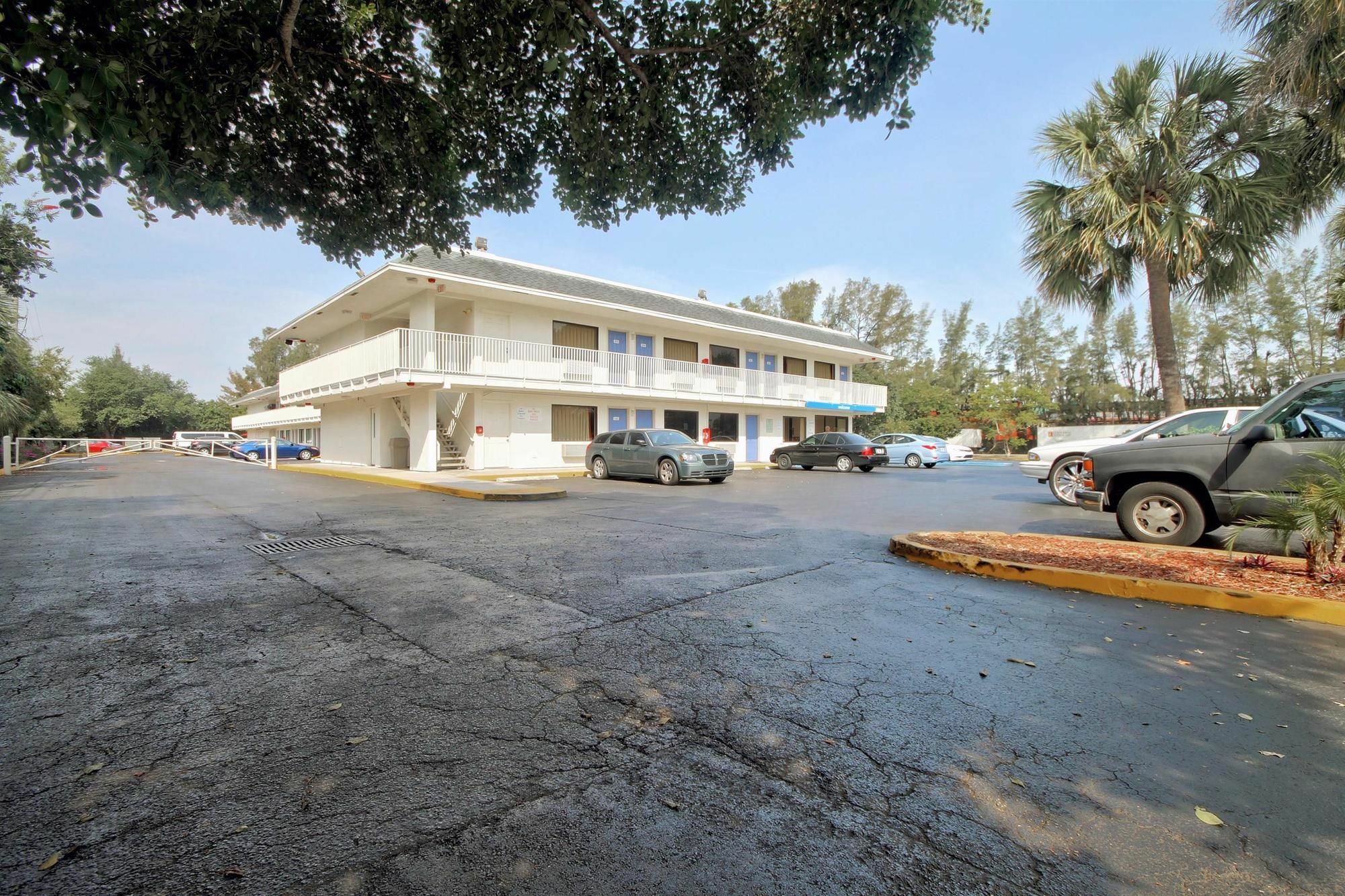 Travelodge By Wyndham Pompano Beach Eksteriør bilde