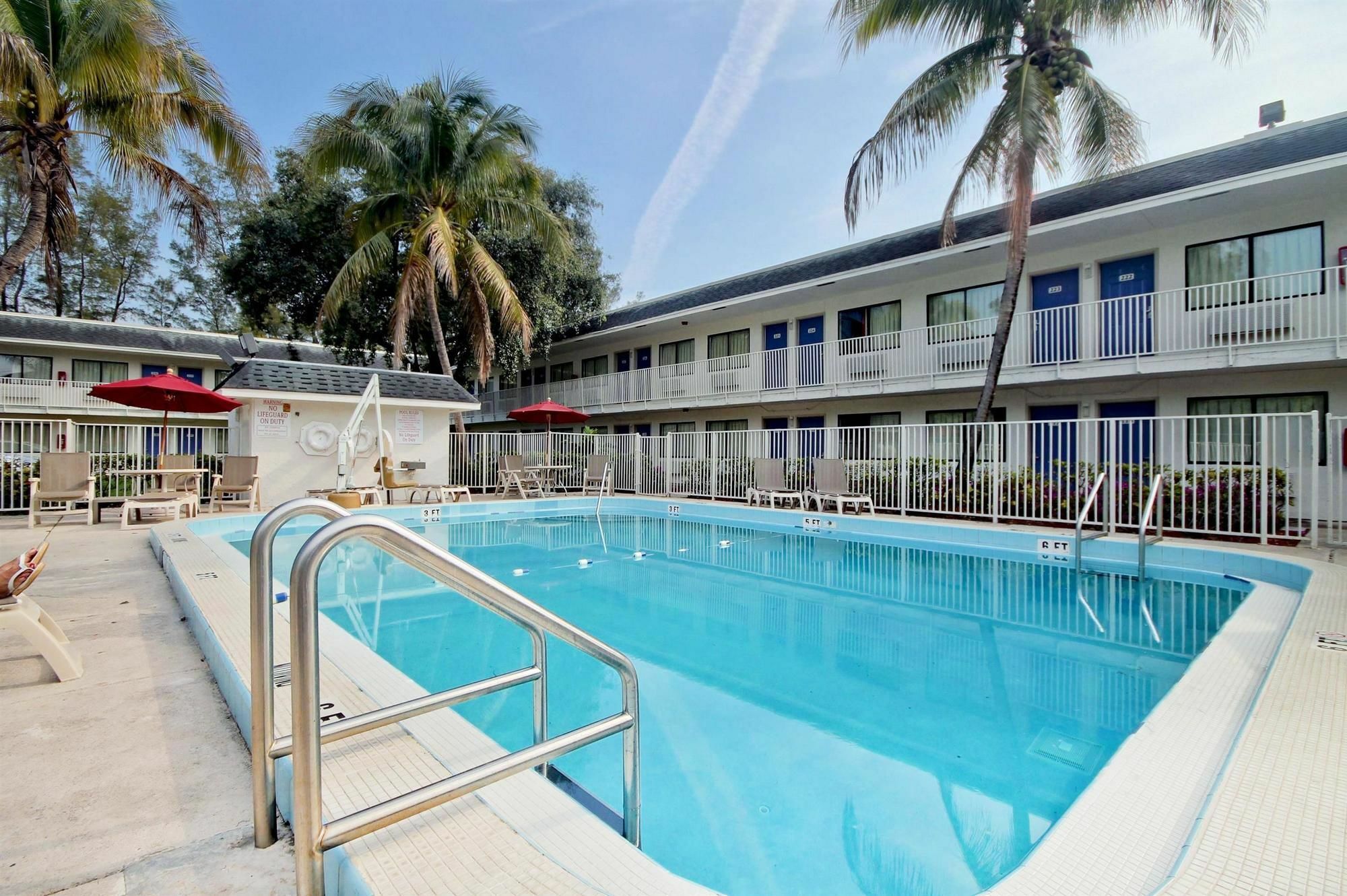 Travelodge By Wyndham Pompano Beach Eksteriør bilde